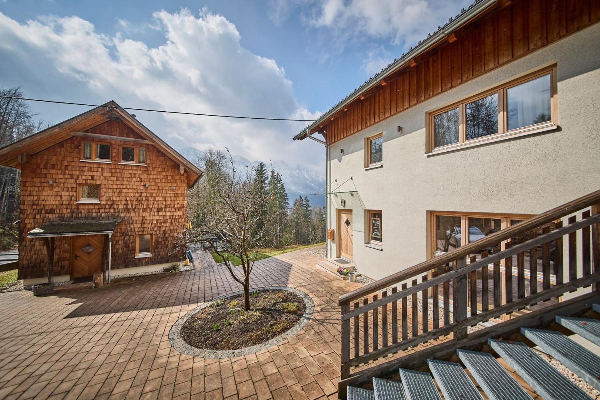 Waldharmonie - Chalet & Apartments Bad Goisern Exterior photo